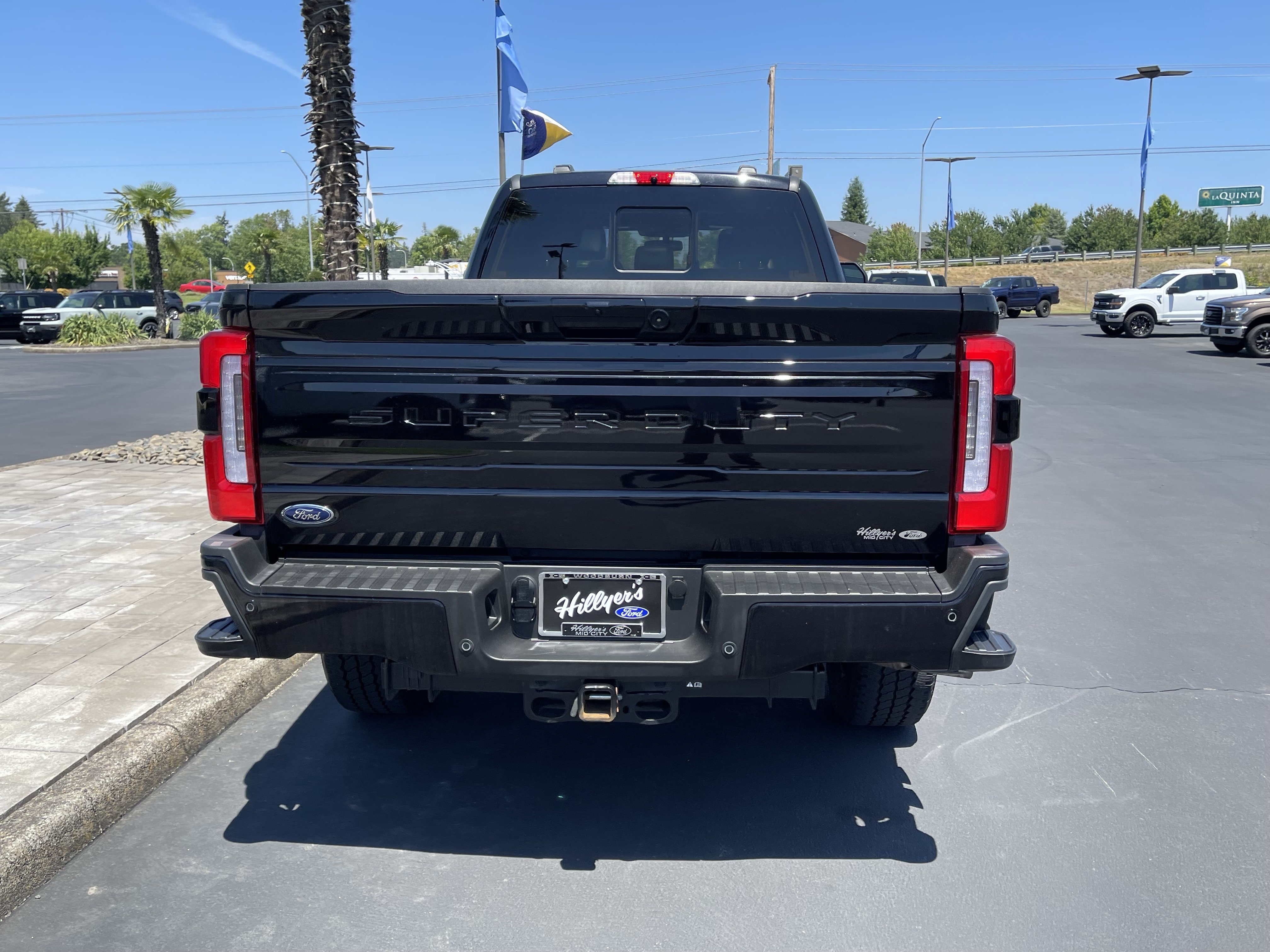 Certified 2025 Ford F350 Platinum w/ FX4 Off-Road Package AWD/4WD image 4