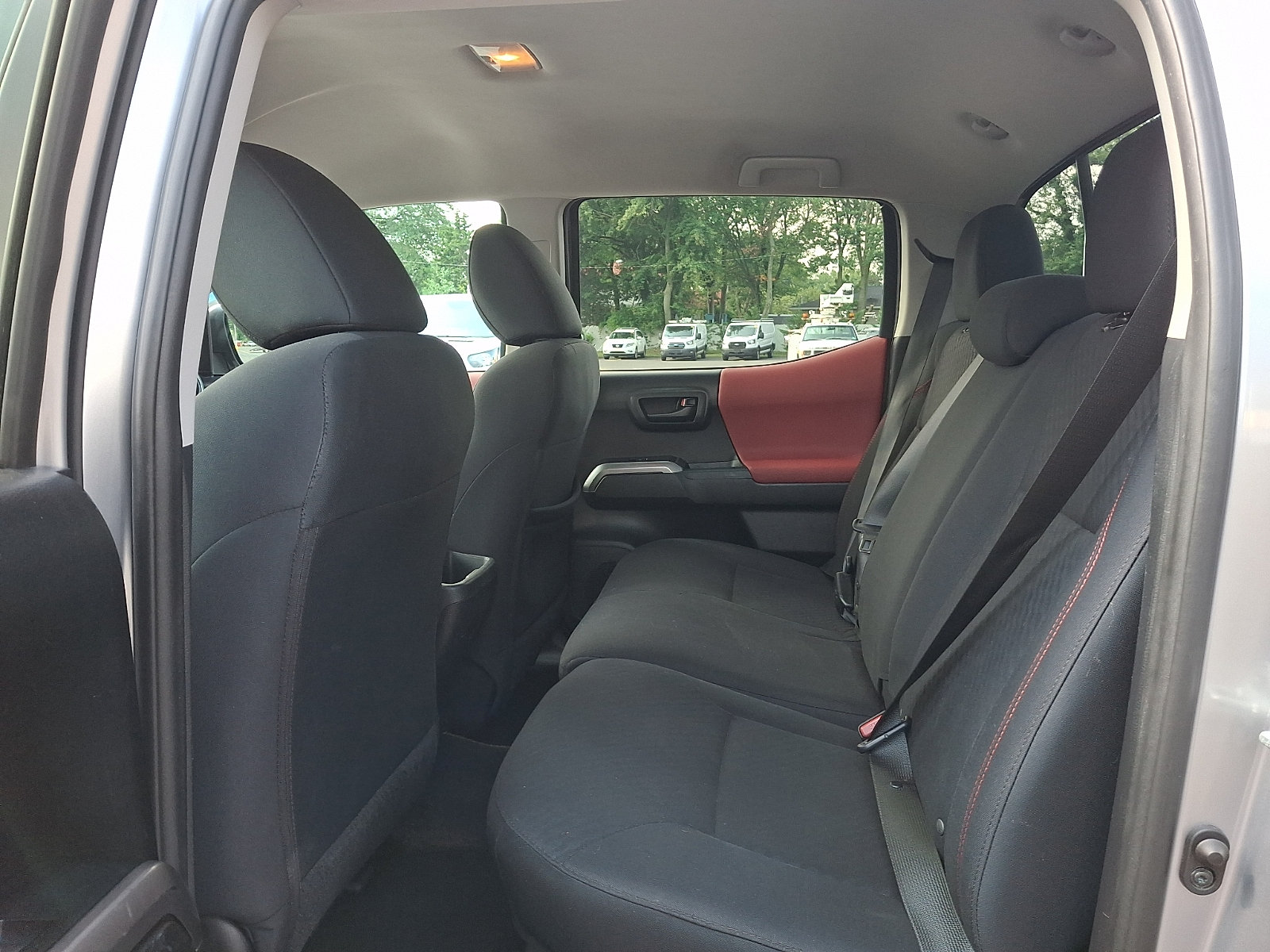 Used 2021 Toyota Tacoma SR5 AWD/4WD image 11