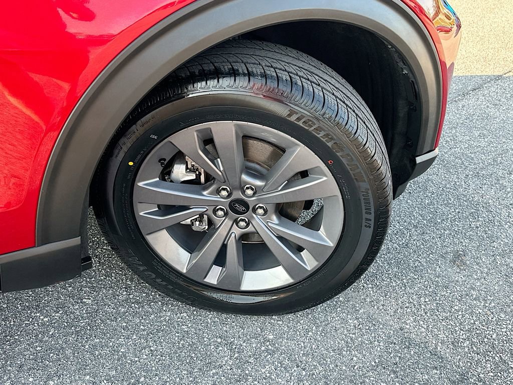 Certified 2023 Ford Explorer XLT w/ Equipment Group 202A RWD image 24