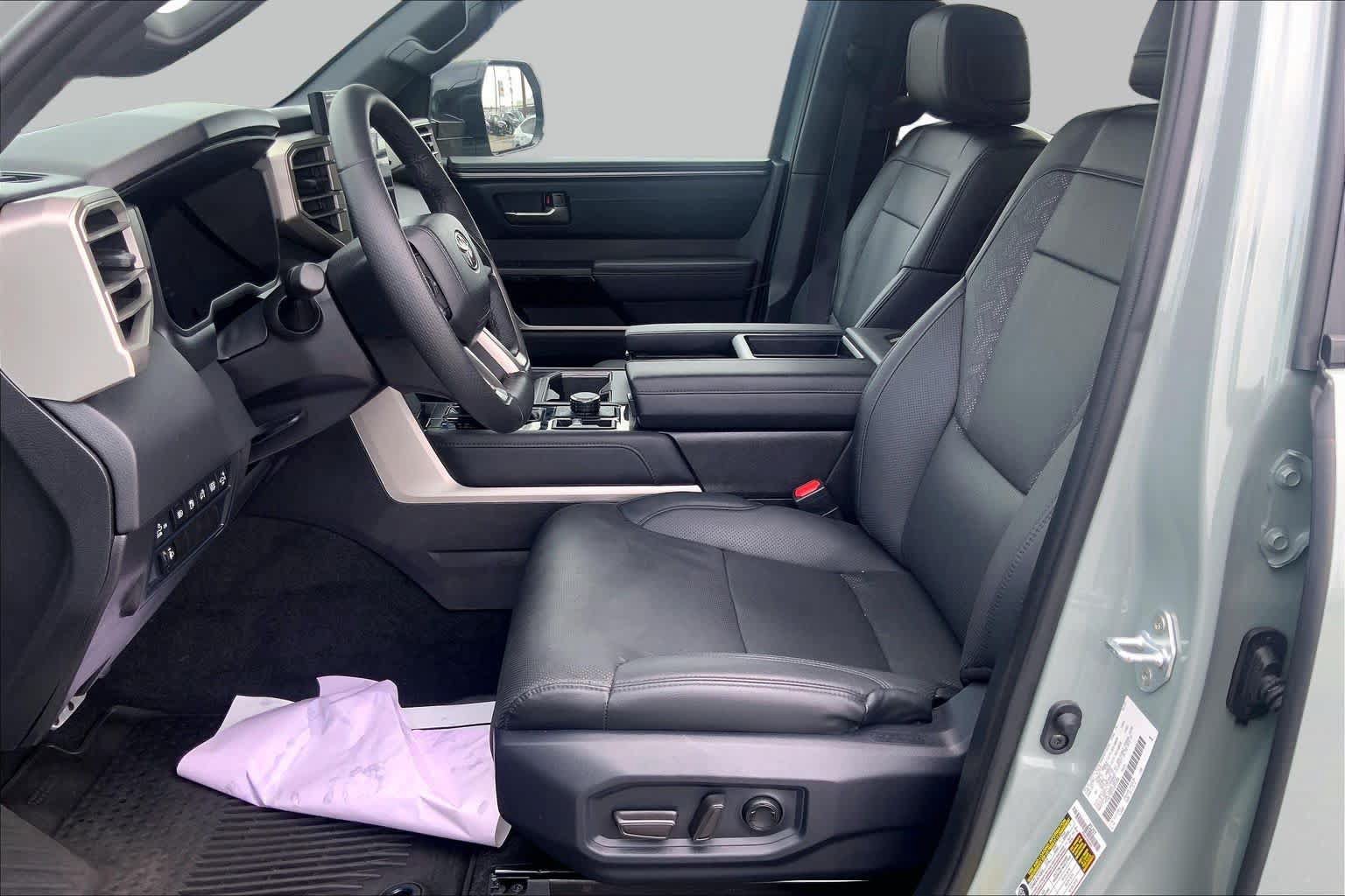 Used 2025 Toyota Tundra Limited w/ TRD Off-Road Package AWD/4WD image 8