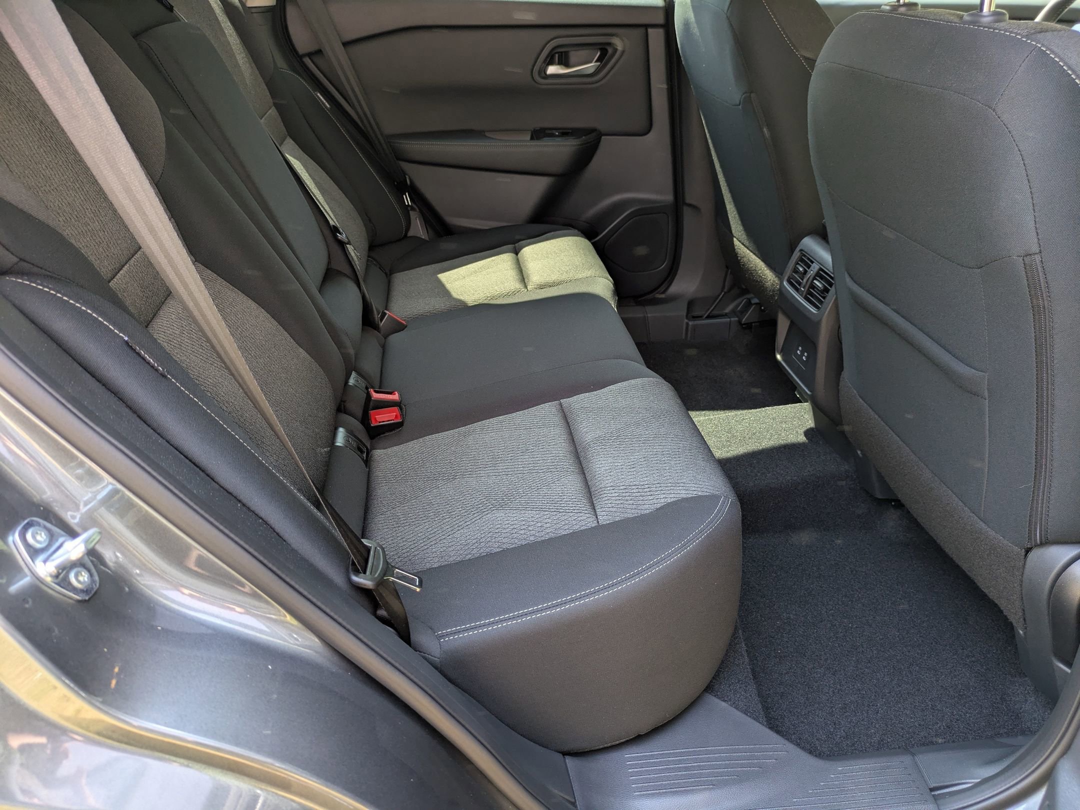 Used 2026 Nissan Rogue SV FWD image 34