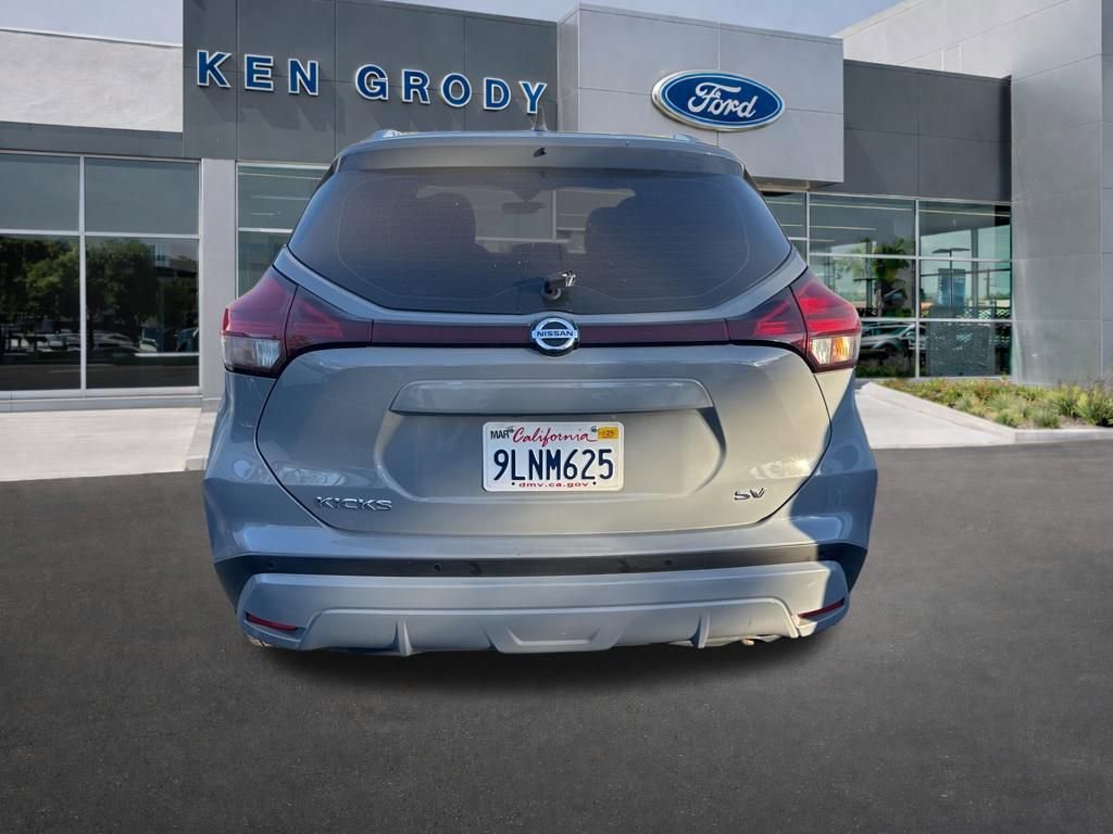 Used 2021 Nissan Kicks SV image 4