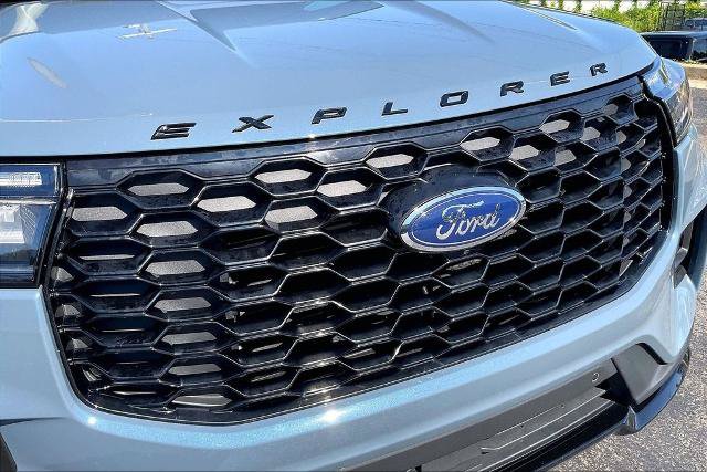Certified 2025 Ford Explorer ST-Line w/ Premium Package AWD/4WD image 29