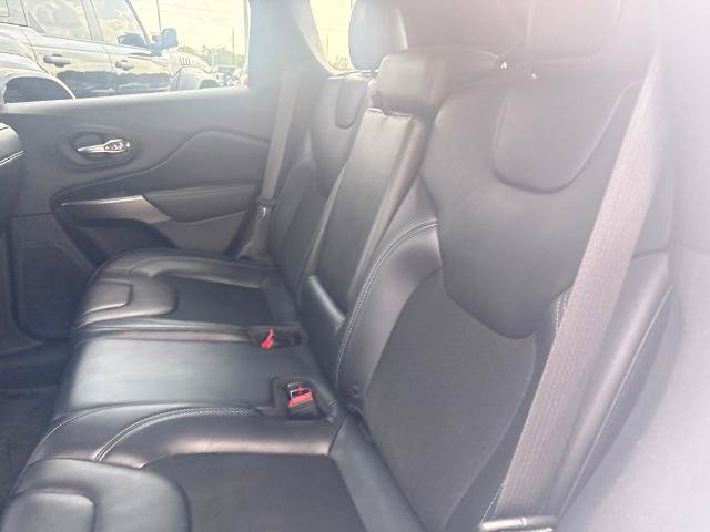 Used 2019 Jeep Cherokee Latitude Plus FWD image 25