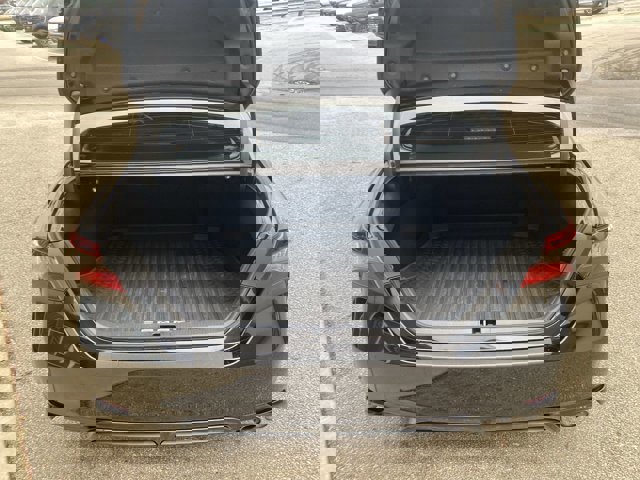 Used 2022 Toyota Camry SE image 19