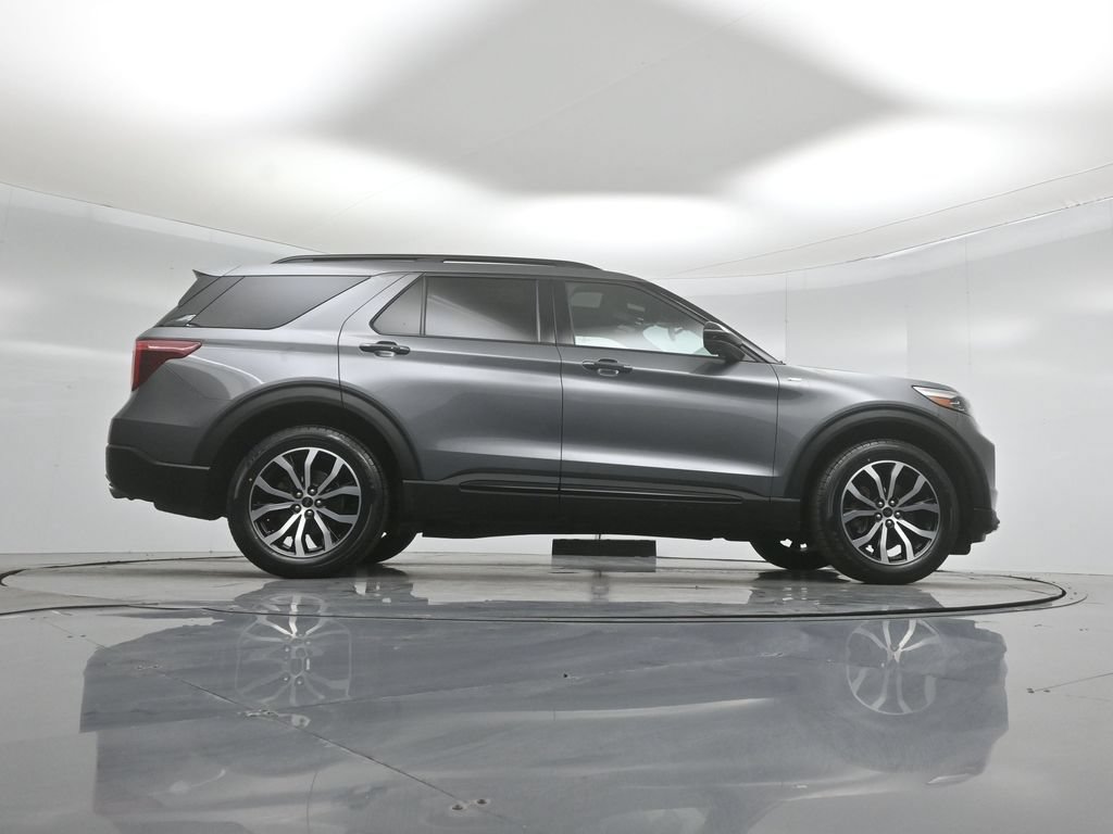 Certified 2022 Ford Explorer ST-Line w/ Class IV Trailer Tow Package AWD/4WD image 7