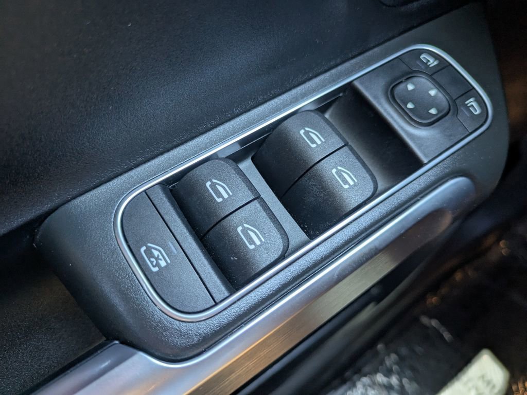 Used 2021 Mercedes-Benz GLB 250 image 22