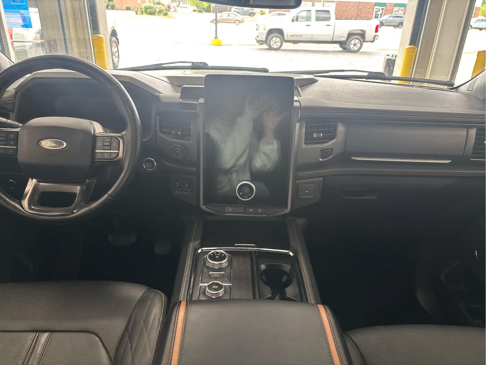 Certified 2024 Ford Expedition Platinum AWD/4WD image 6