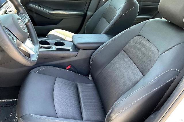 Used 2025 Nissan Altima 2.5 SV FWD image 21