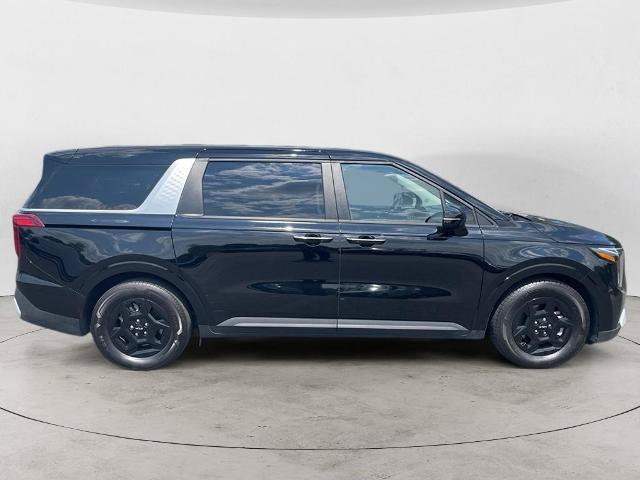 Used 2026 Kia Carnival FWD image 4