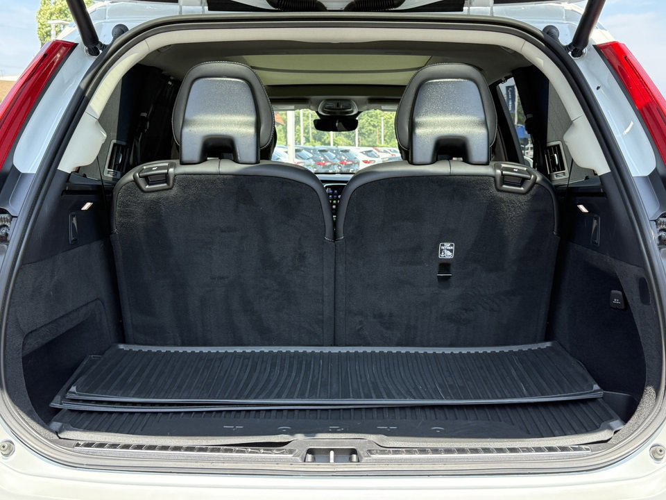 Used 2023 Volvo XC90 B6 Ultimate w/ Protection Package image 41