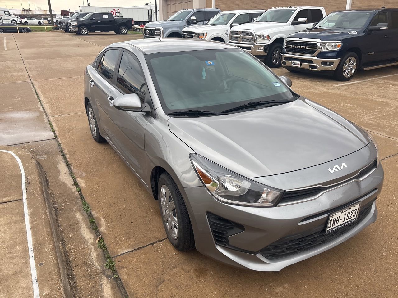 Used 2023 Kia Rio S image 4