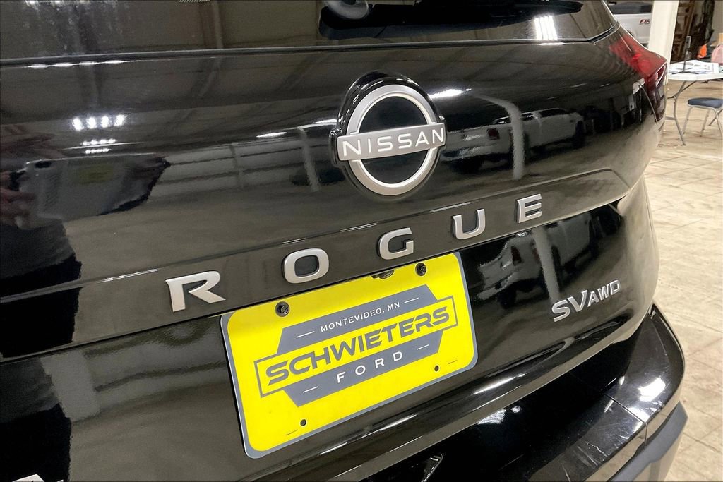 Used 2024 Nissan Rogue SV image 10
