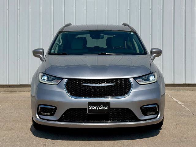 Used 2021 Chrysler Pacifica Touring-L FWD image 9