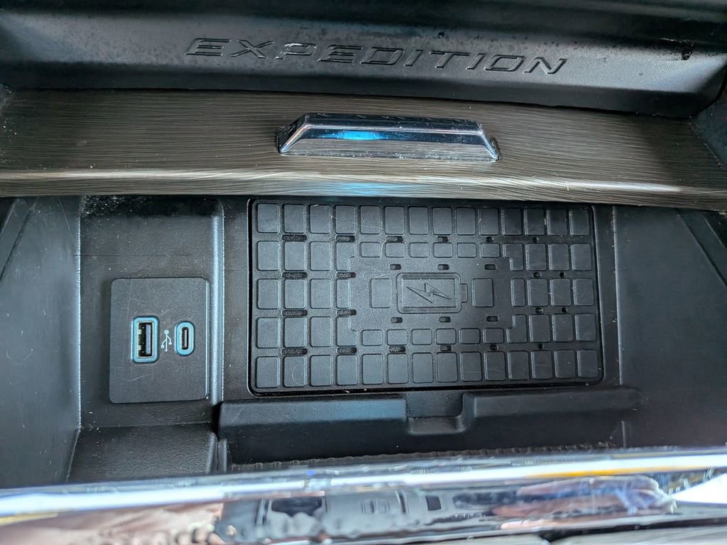 Certified 2023 Ford Expedition Limited image 26