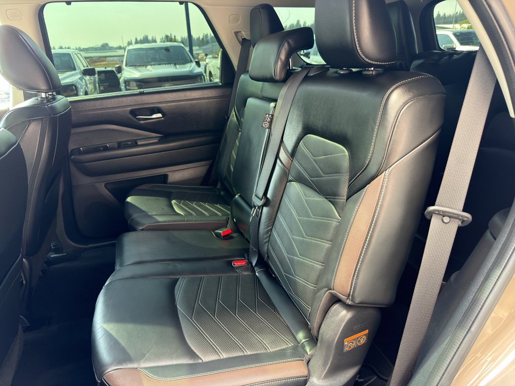 Used 2023 Nissan Pathfinder Platinum w/ Cargo Package FWD image 34