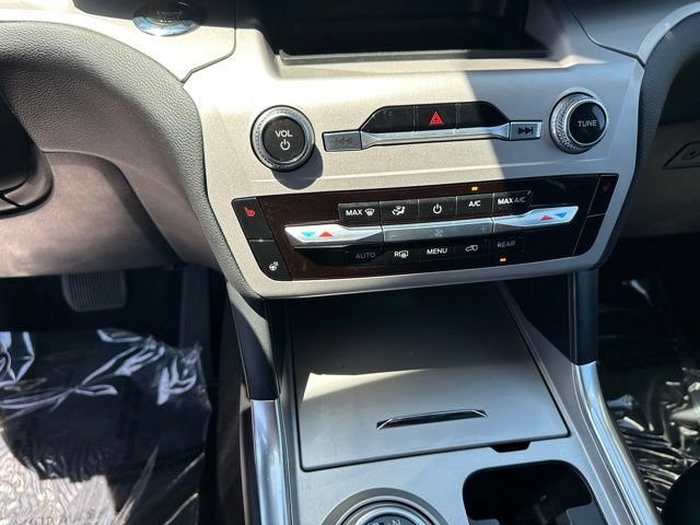 Certified 2024 Ford Explorer XLT w/ Equipment Group 202A AWD/4WD image 24