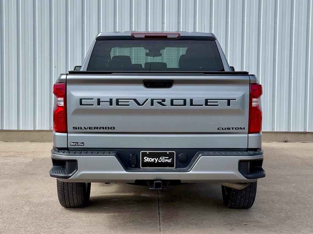 Used 2023 Chevrolet Silverado 1500 Custom w/ LPO, Dark Essentials Package AWD/4WD image 5