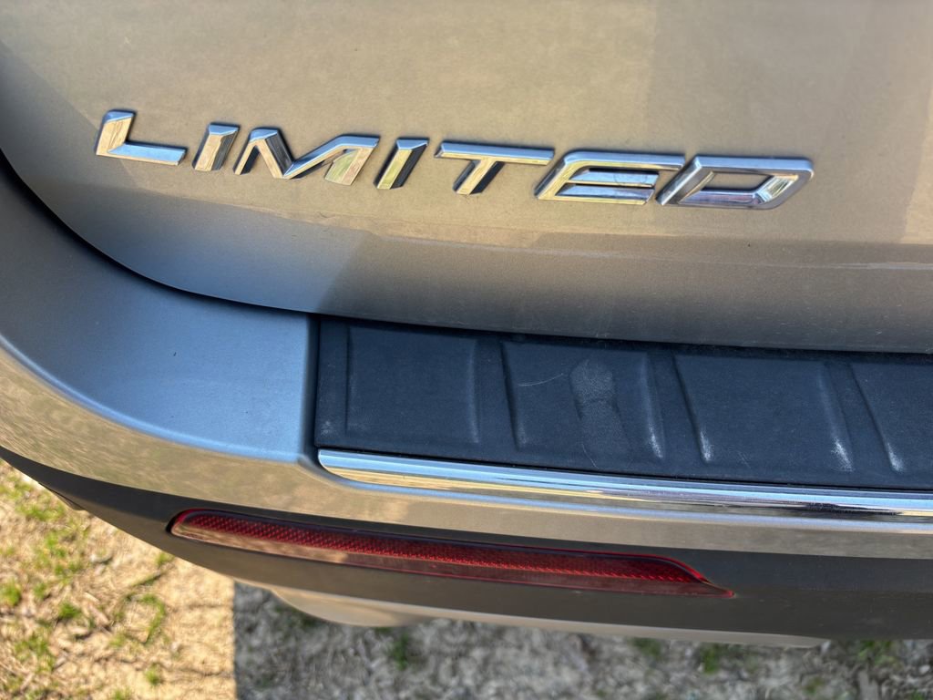 Certified 2022 Ford Explorer Limited w/ Equipment Group 301A image 9