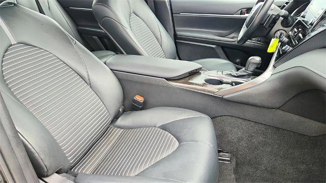 Used 2024 Toyota Camry SE image 30