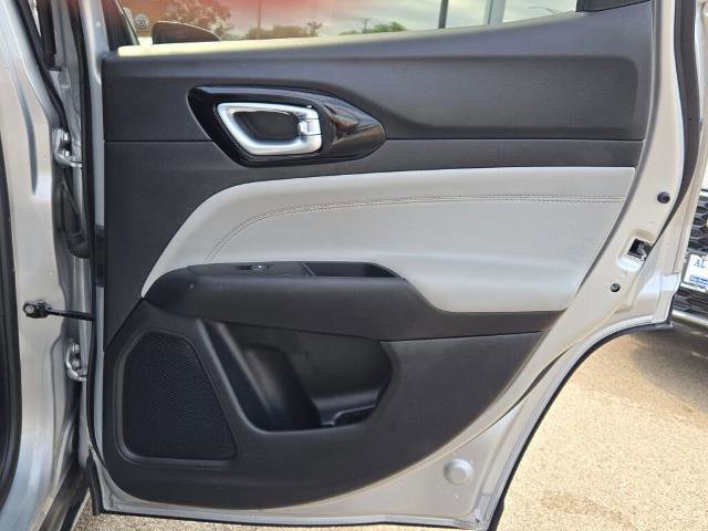 Used 2025 Jeep Compass Limited image 14