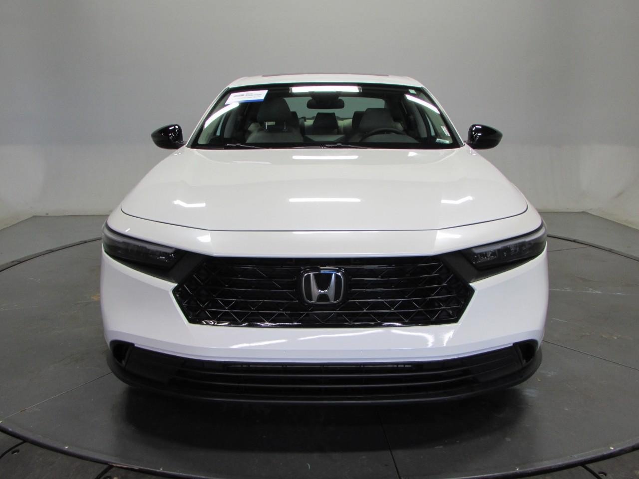 Used 2025 Honda Accord SE image 2