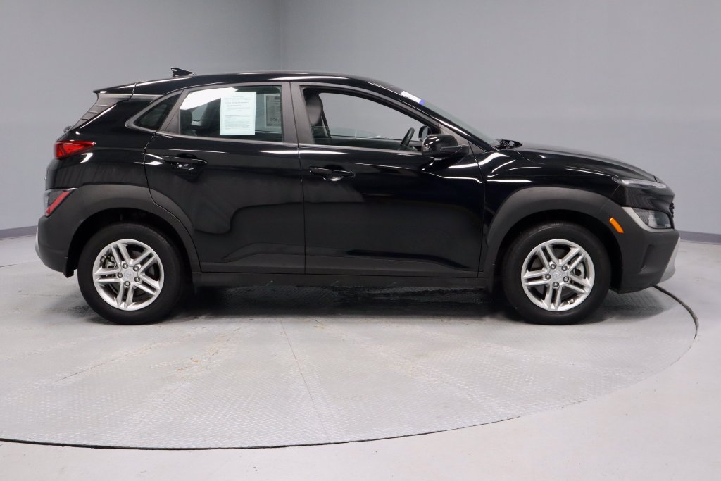 Used 2023 Hyundai Kona SE w/ Cargo Package AWD/4WD image 11