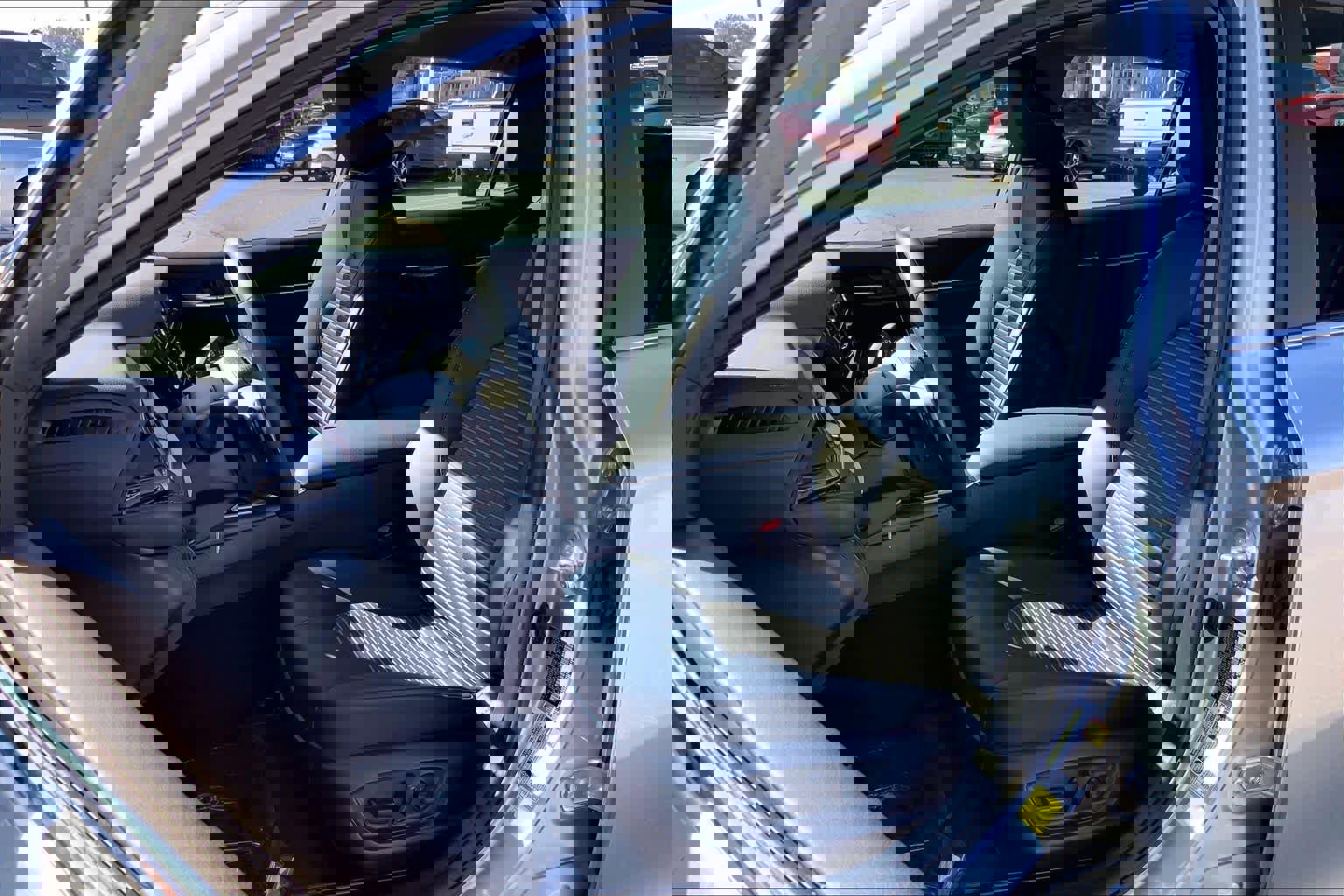 Used 2024 Toyota Camry SE image 7