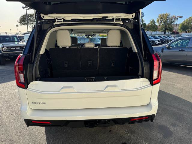 Certified 2025 Ford Expedition Active AWD/4WD image 11