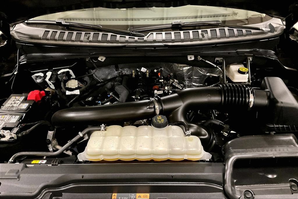 Certified 2025 Ford Expedition Active AWD/4WD image 10