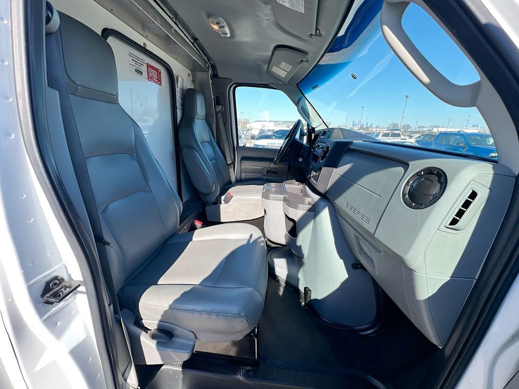 Certified 2024 Ford E-450 and Econoline 450 Super Duty w/ Power Windows & Locks Group image 26