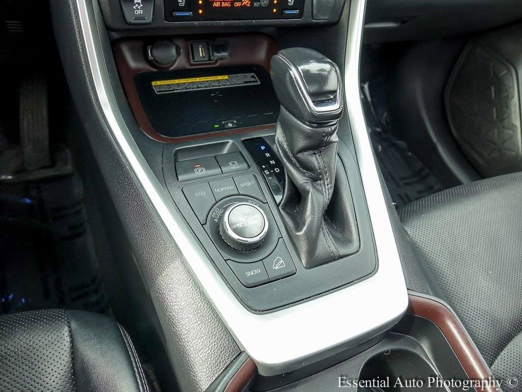 Used 2021 Toyota RAV4 Limited AWD/4WD image 22