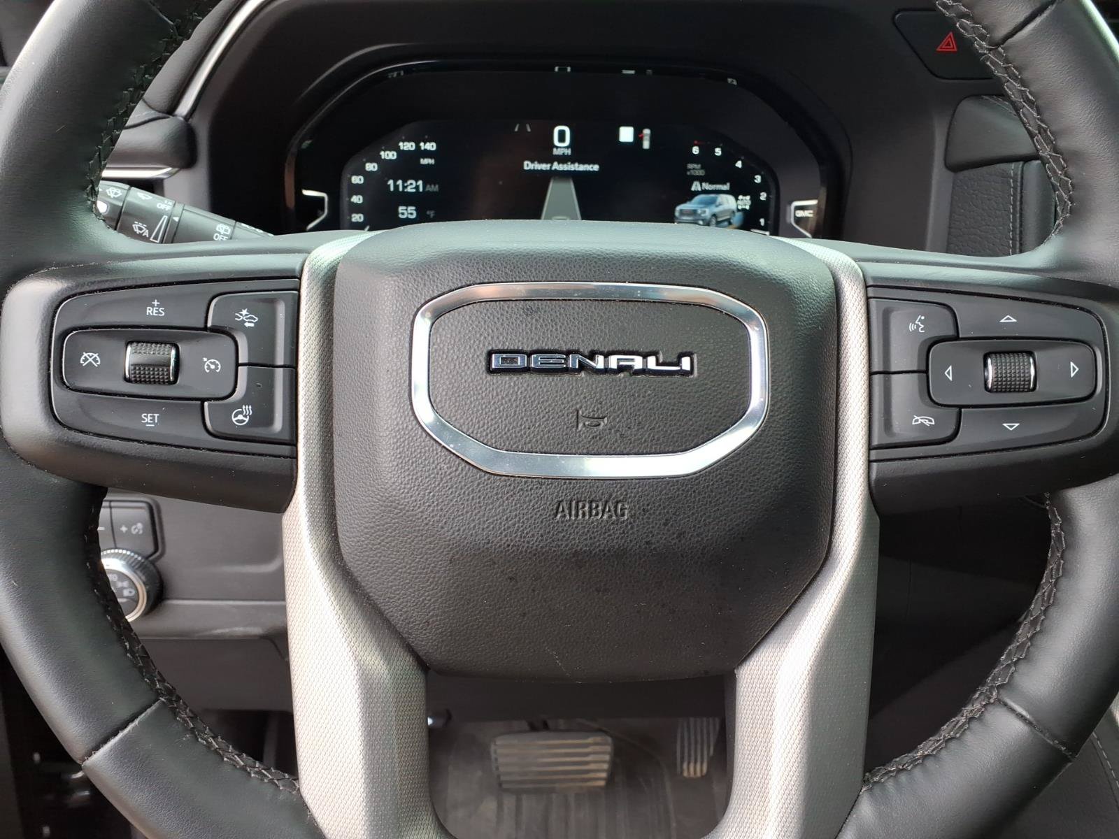 Used 2023 GMC Yukon Denali AWD/4WD image 15