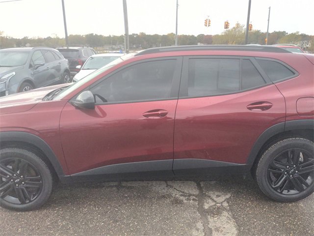 Used 2024 Chevrolet Trax ACTIV w/ Driver Confidence Package image 23