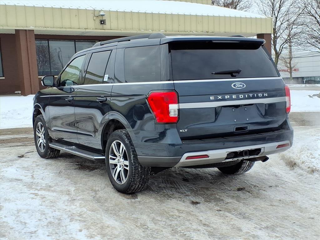 Certified 2022 Ford Expedition XLT image 3
