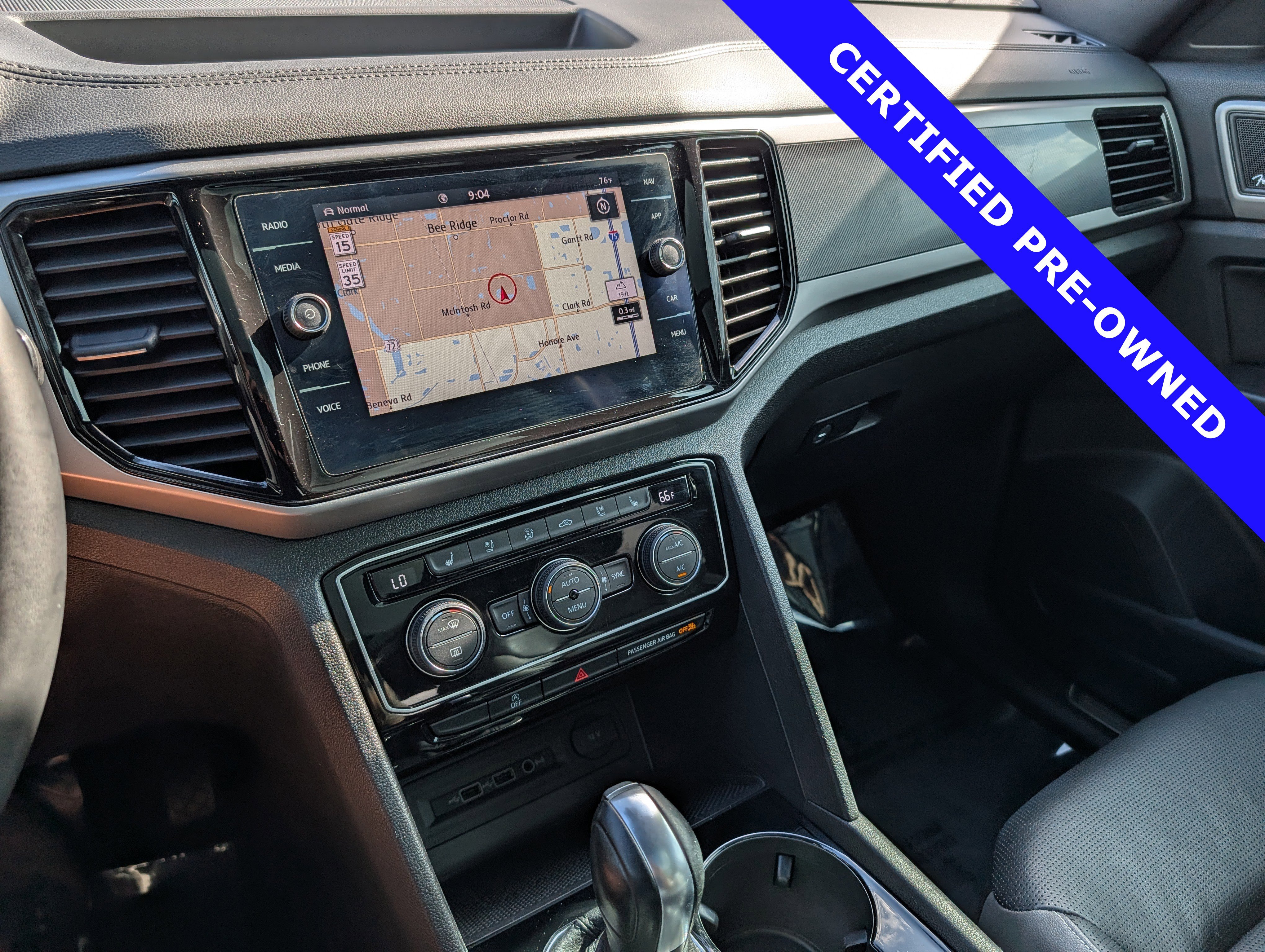 Used 2020 Volkswagen Atlas Cross Sport SEL Premium AWD/4WD image 32