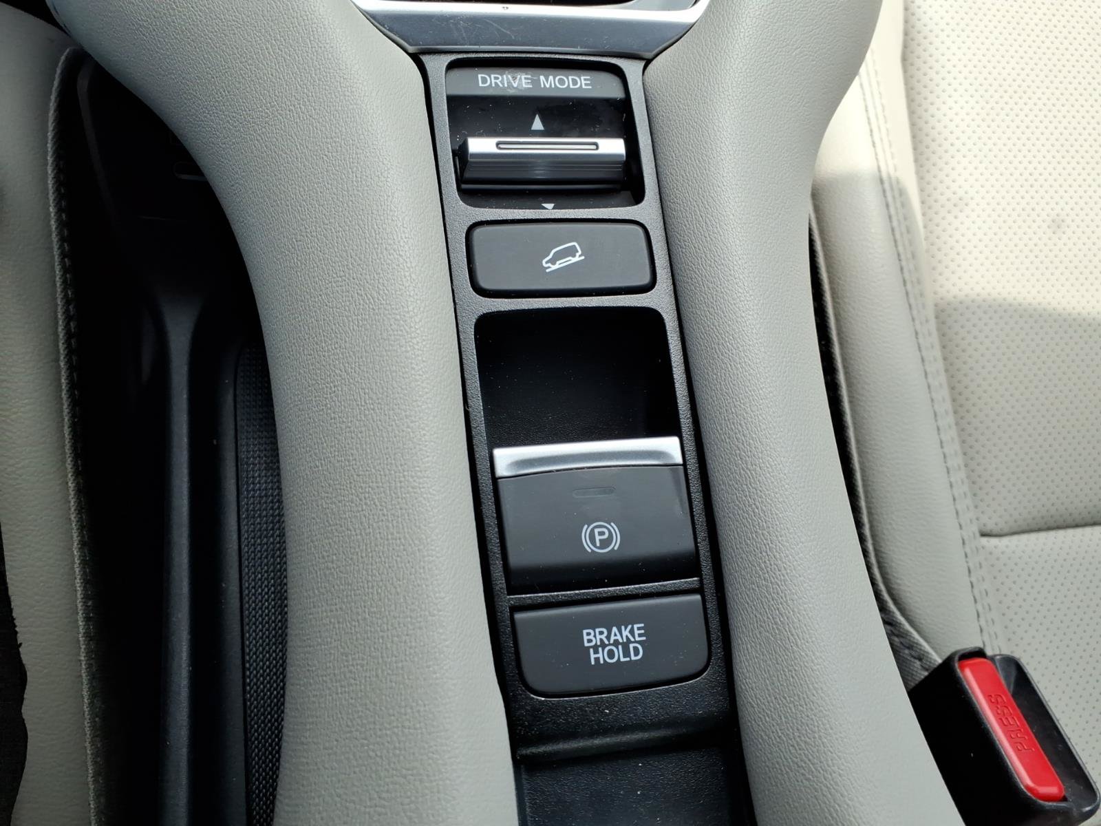 Used 2024 Honda HR-V EX-L image 12