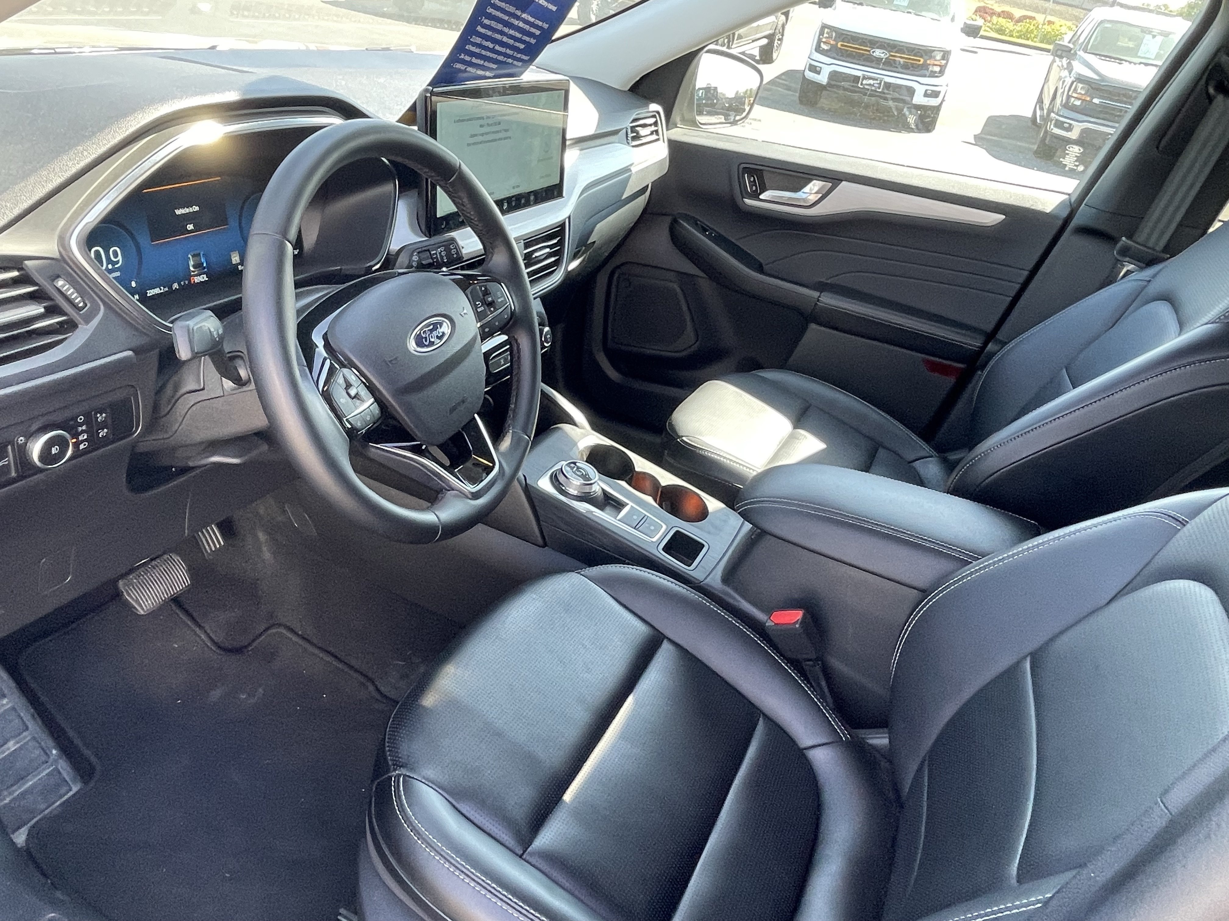 Certified 2025 Ford Escape Platinum AWD/4WD image 6