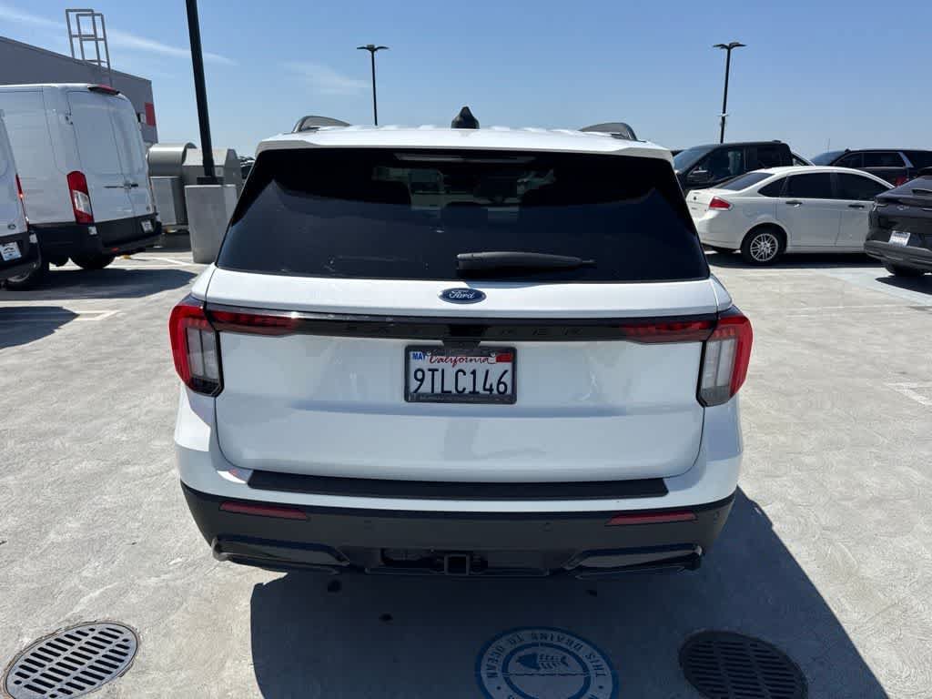 Certified 2025 Ford Explorer ST-Line RWD image 4