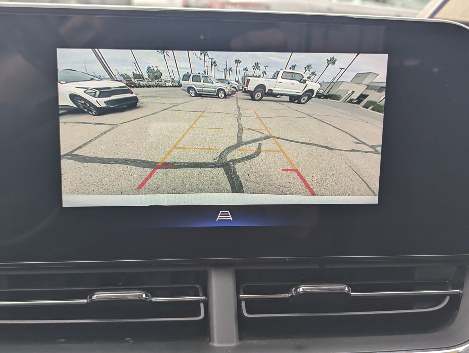 Used 2025 Chevrolet Trax LT FWD image 13