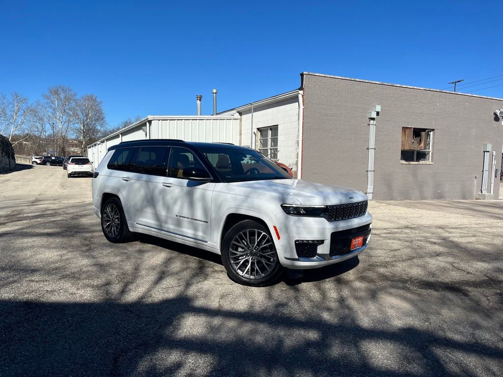 Used 2025 Jeep Grand Cherokee L Summit image 7