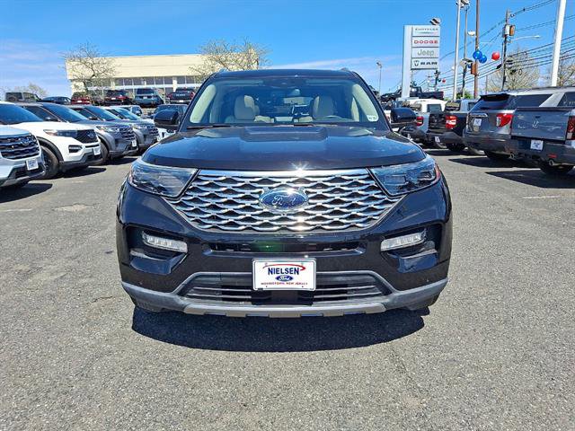 Certified 2020 Ford Explorer Platinum w/ Premium Technology Package AWD/4WD image 3