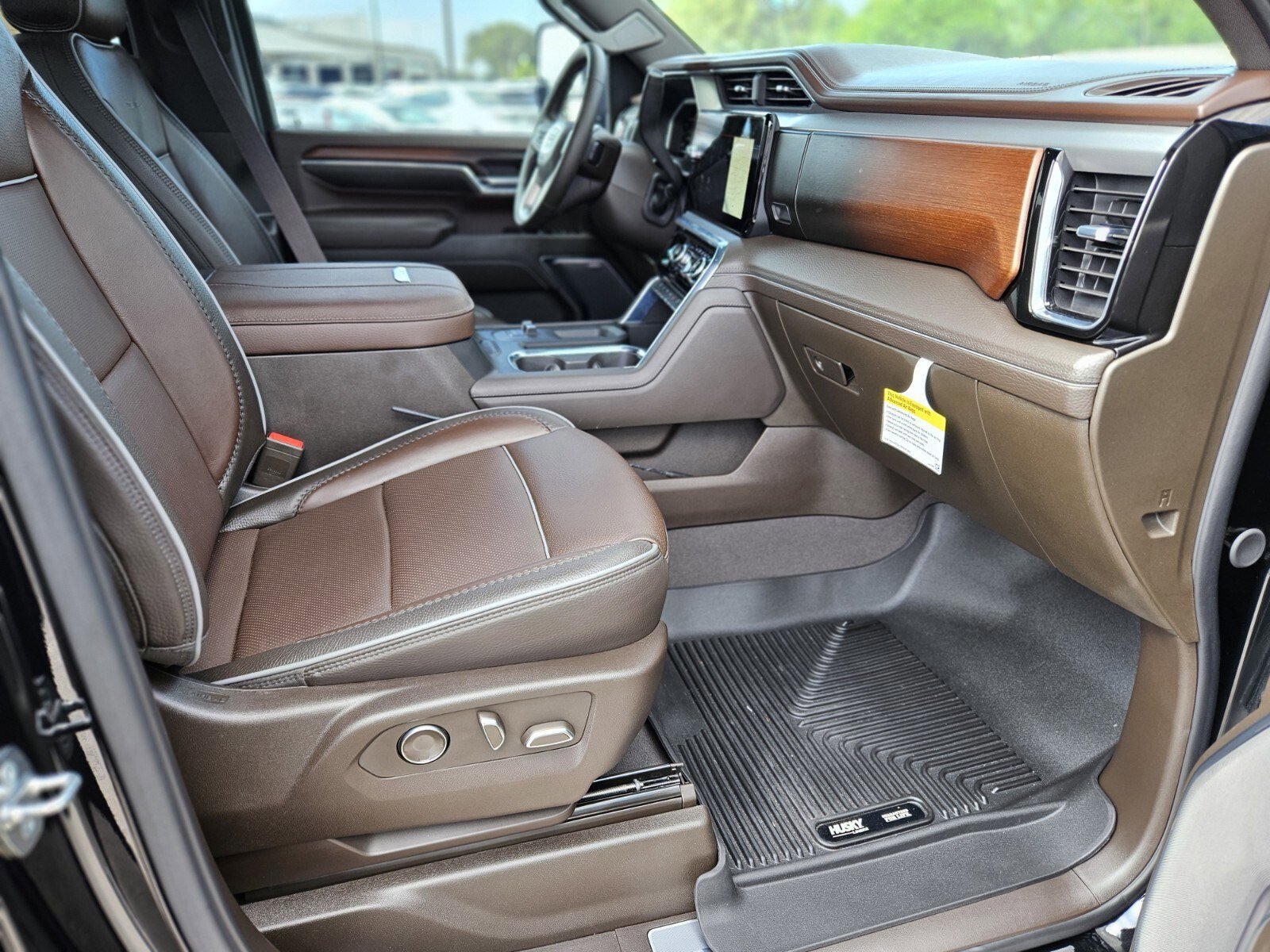 Used 2024 GMC Sierra 2500 Denali w/ Denali Reserve Package image 13