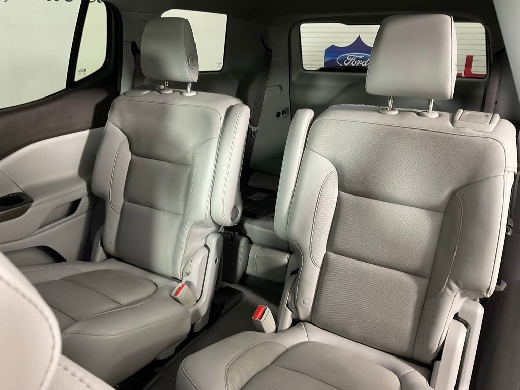 Used 2017 GMC Acadia SLT w/ LPO, Cargo Package image 16