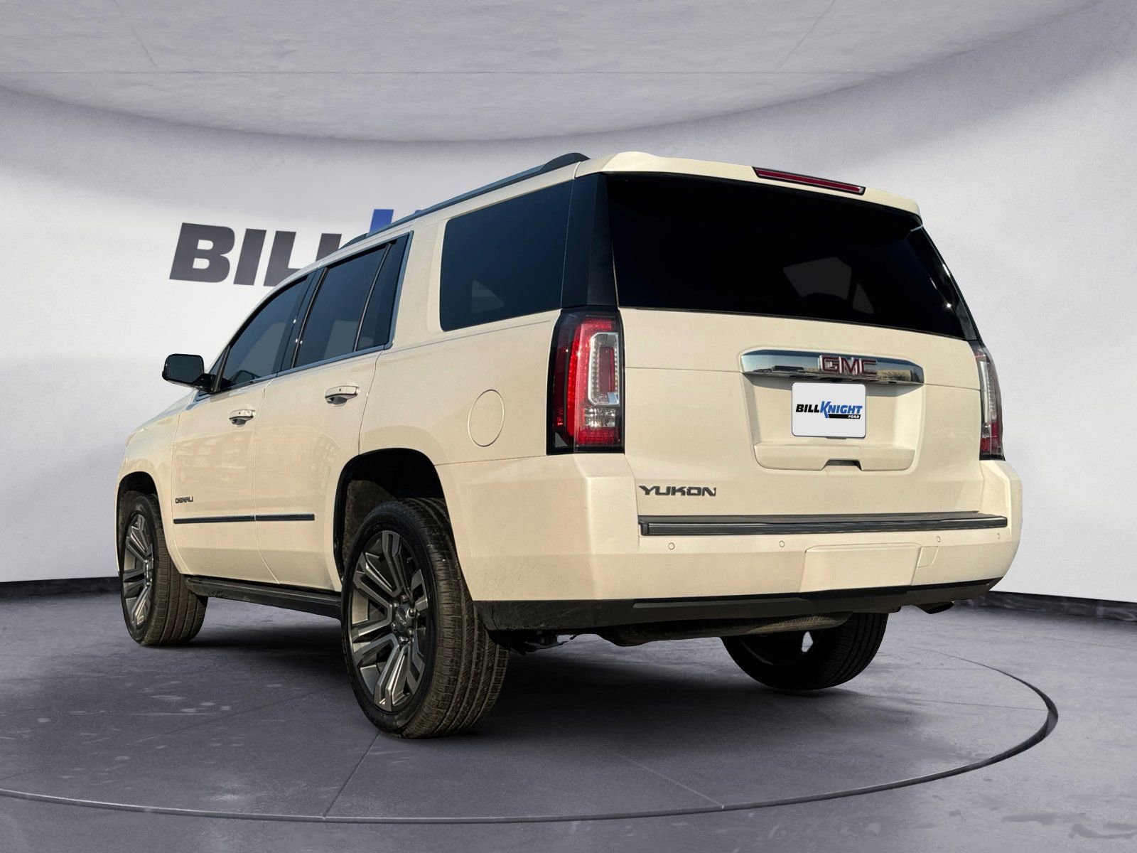 Used 2020 GMC Yukon Denali w/ Denali Ultimate Package image 3