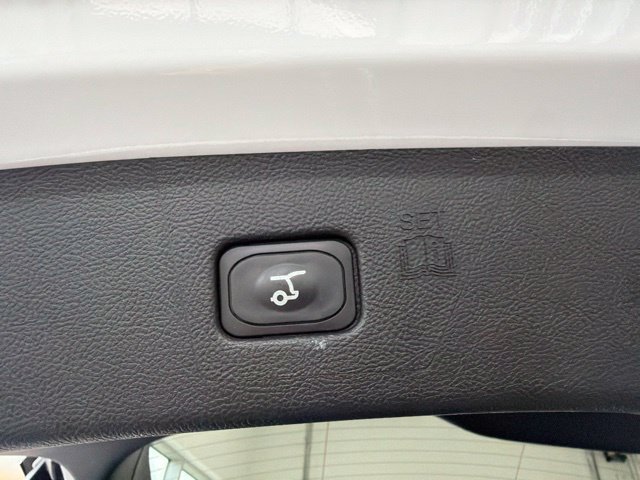 Certified 2023 Ford Edge SEL w/ Convenience Package AWD/4WD image 8