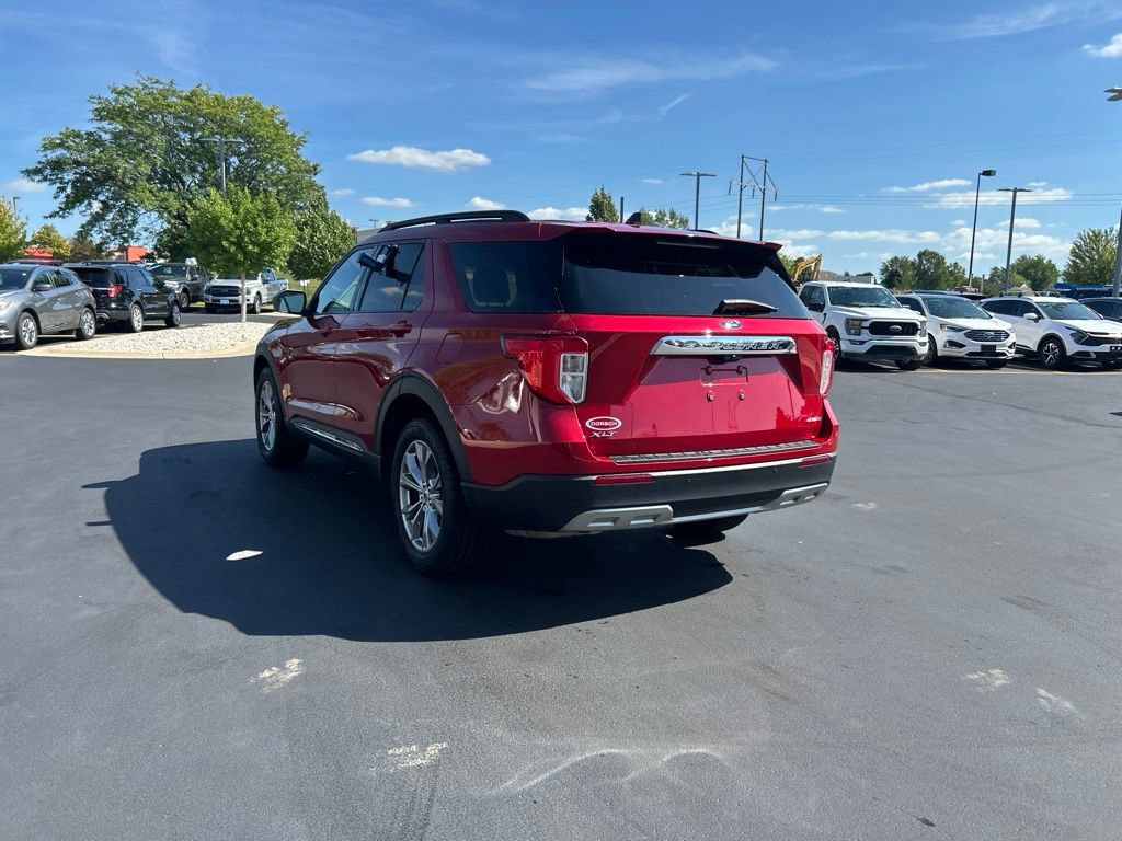 Certified 2022 Ford Explorer XLT w/ Equipment Group 202A AWD/4WD image 8