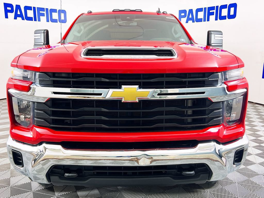 Used 2024 Chevrolet Silverado 2500 LT w/ Snow Plow Prep/Camper Package image 8