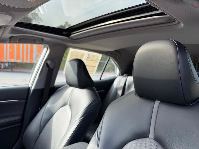 Used 2022 Toyota Camry XSE FWD image 7