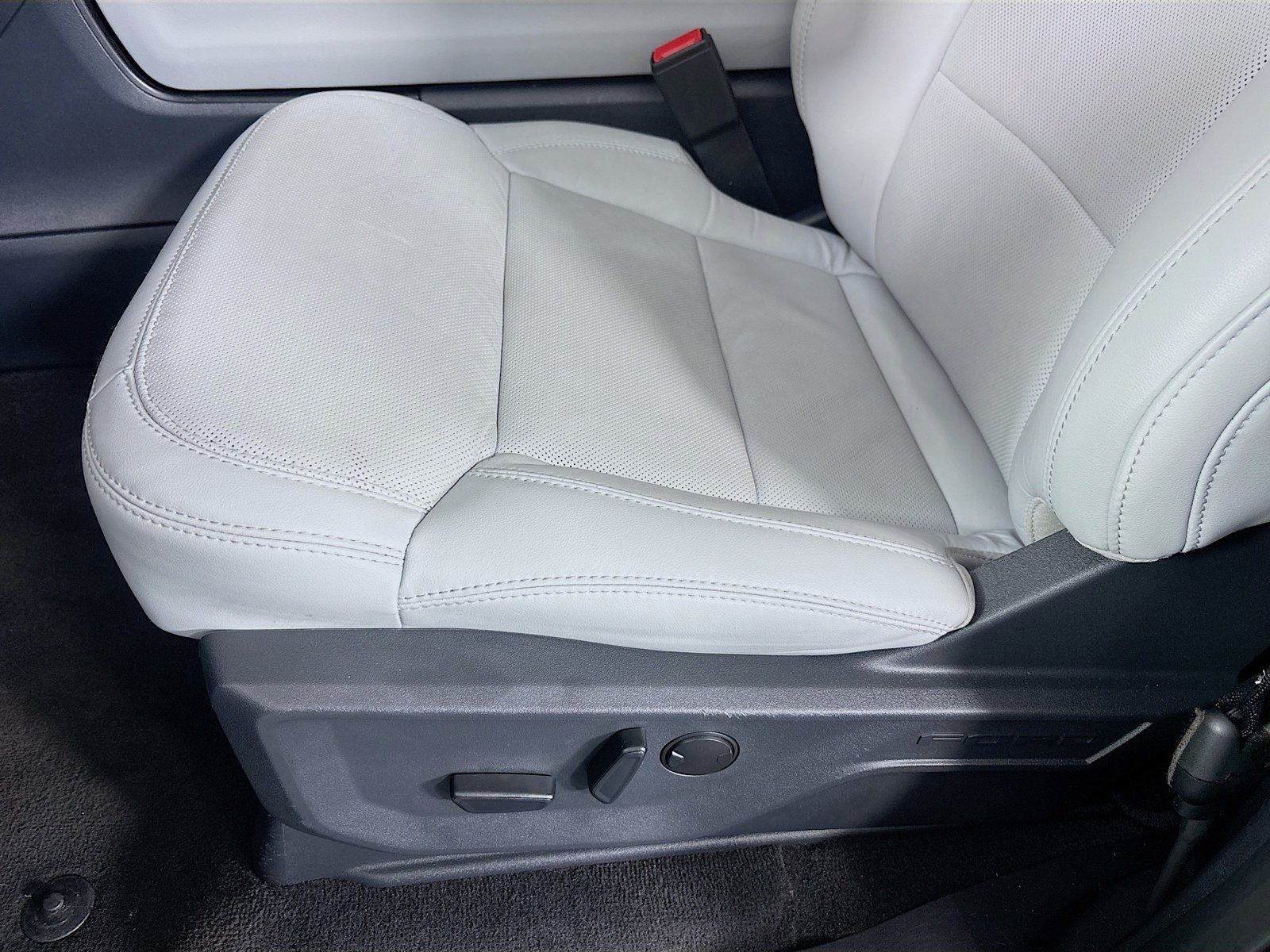 Certified 2025 Ford Expedition Platinum AWD/4WD image 20